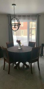 Disponible dès maintenant – Très Grand 4 ½ – 2 Salles de Bains – Possibilité Stationnement Intérieur - Photo 3