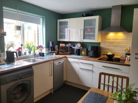 2 bedroom semi-detached house to rent - Photo 5