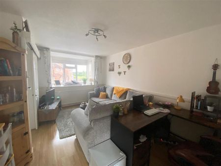 3 bedroom terraced house to rent - Photo 2