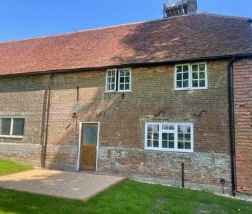 3 bedroom character property to rent - Photo 2