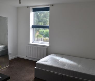 Studio Flat, Bolton Road, M6 - Photo 4