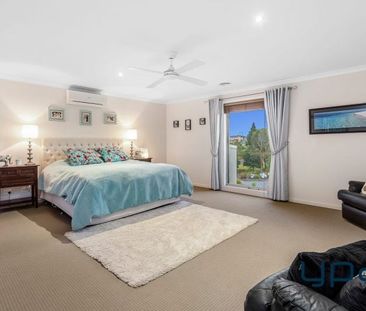 Luxury Family Entertainer with Pool & Multiple Living Zones !! - Photo 4