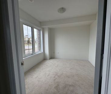 For Lease - 5 Lilac Lane, Thorold, Ontario - Photo 2