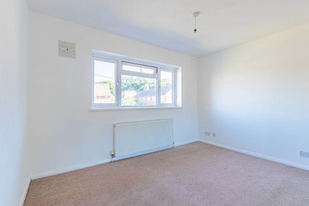 3 bed Terraced for rent - Photo 5