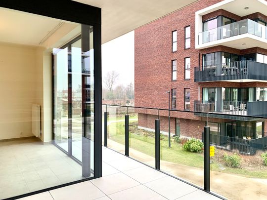 Ruim nieuwbouwappartement met 2 slaapkamers te Bree - Photo 1