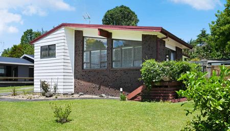 Freshly Renovated Three Bedroom in Dinsdale - Photo 5
