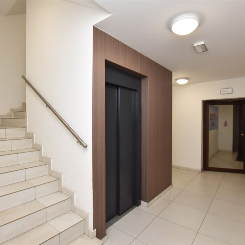 Komfortowy apartament z miejscem postojowym - Zdjęcie 1