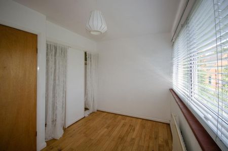 2 bedroom end of terrace house to rent - Photo 2