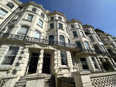 1 bedroom flat to rent - Photo 2