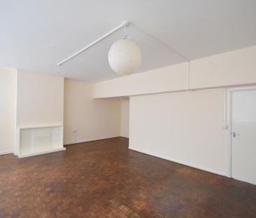 3 bedroom flat to rent - Photo 1