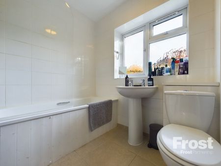 Percy Avenue, Ashford, Surrey,TW15 - Photo 4