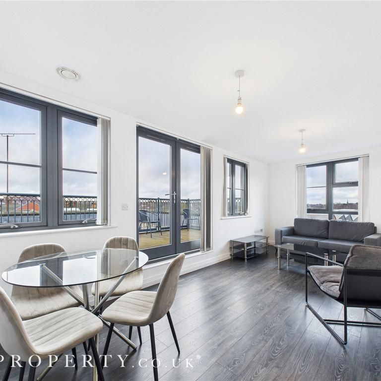 2 bedroom penthouse to rent - Photo 1