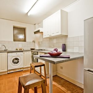 1 Bedroom Apartment - Photo 2