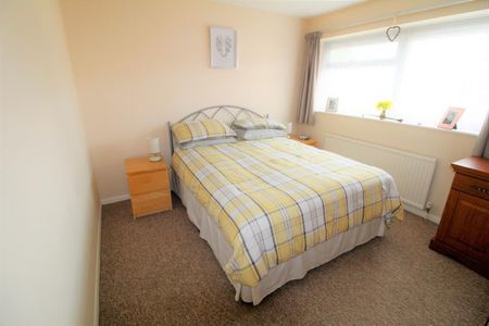 3 bedroom House To Let - Photo 5