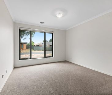 Brand New house in a desirable suburb! - Photo 1