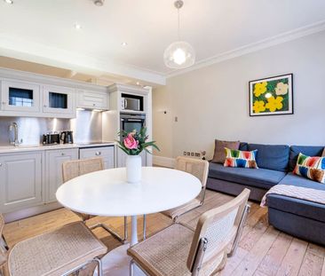 Saint Martin's Lane - Photo 1