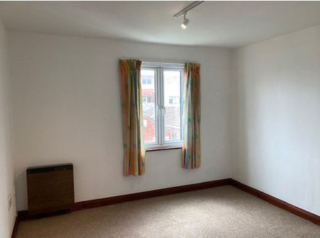1 Bed Flat, City Road, BS2 - Photo 3