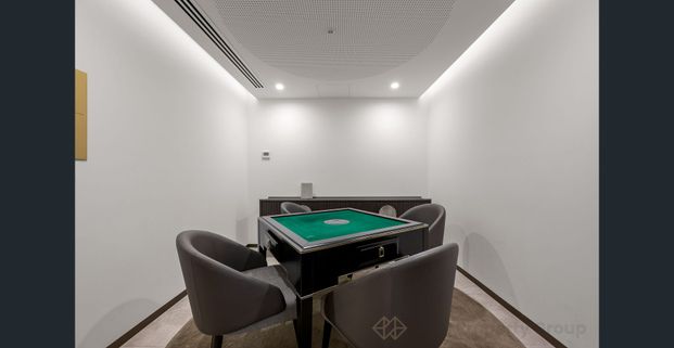 Luxurious Furnished 3 beds 2 baths apartment above the GLEN shopping mall - Photo 1