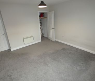1 bed Apartment - To Let - Photo 2