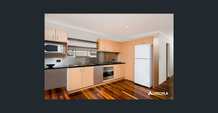 Spacious 1-Bedroom Unit with Deck in Hawthorne - Photo 3