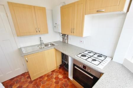 King Edward Avenue, Bournemouth - Photo 3