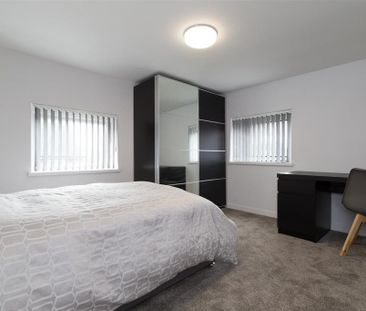 1 bedroom in a house share to rent - Photo 2