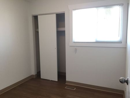 Windsor Estates - Photo 2