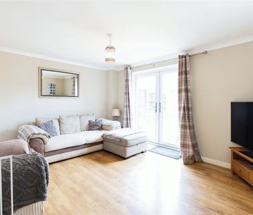 3 bedroom house to rent Henry Crescent, Walton Cardiff, Tewkesbury,... - Photo 1