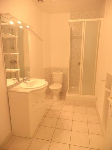 A LOUER. SIGEAN. Appartement 2 pièces - Photo 3