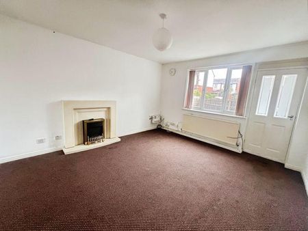 4 bedroom detached house to rent - Photo 3
