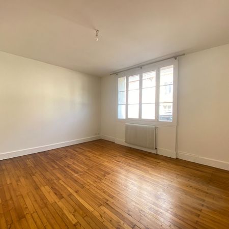 FAC SCIENCES, AVENUE DES RUCHOUX, T1 de 44m² avec cour collective ! - Photo 3