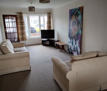 4 bedroom detached house to rent - Photo 2