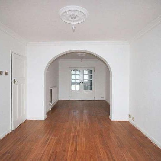 The Drive, Collier Row, RM5 - Photo 1