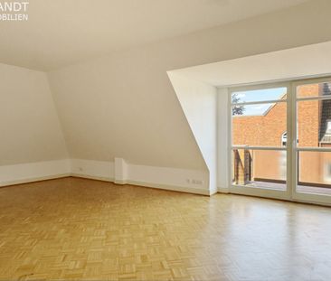 2-Zi.-DG-Whg. mit Lift und Balkon, HH-Schnelsen. ANFRAGEN BITTE NUR... - Foto 1