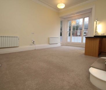 2 bed Flat for rent - Photo 6