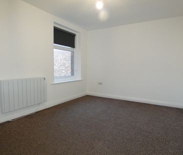 Bond Street - Photo 4