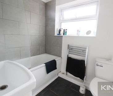 4 bedroom semi-detached house to rent - Photo 3