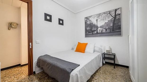 Calle Oriente, Valencia, Valencian Community 46006 - Photo 1
