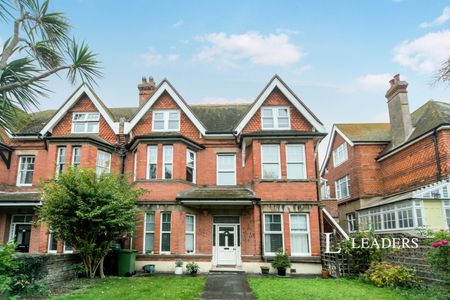 3 bedroom flat to rent Milnthorpe Road, Meads - Photo 5