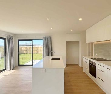 ROLLESTON - BRAND NEW, 4 BEDROOMS, 2 BATHROOMS, 5 HEATPUMPS, DOUBLE... - Photo 2