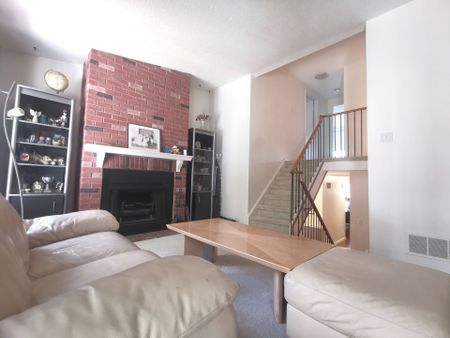 For Lease - 976 Raintree Lane, Mississauga, Ontario - Photo 3