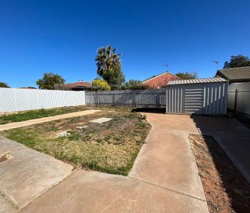 20 EDINBURGH TERRACE, PORT AUGUSTA - Photo 2