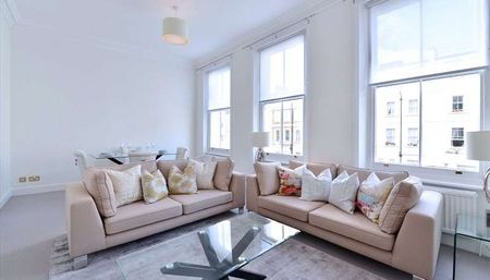 This stunning first floor (with lift) apartment two double bedrooms and a terrace overlooking the gardens. - Photo 3