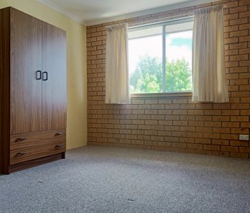 Two bedroom Elevated Unit Close To Town Centre - Photo 5