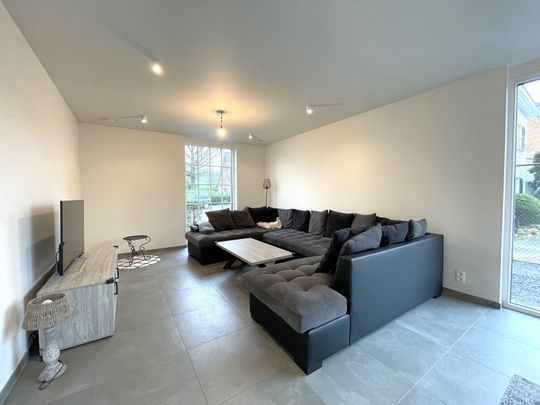 RUIME HALFOPEN BEBOUWING MET 4 SLAAPKAMERS - Photo 1