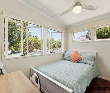 Family Home in Perfect Location! - Photo 5