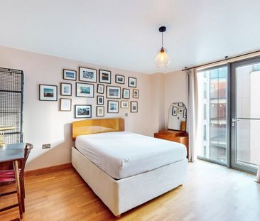 2 Bed Flat, Omega Works, E3 - Photo 1