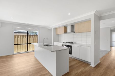 WELCOME HOME - PARKSIDE - Photo 5