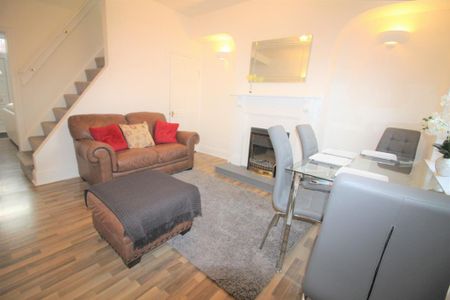 3 bedroom terraced house to rent - Photo 3