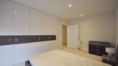 Kidbrooke Park Road, London, SE3 9FZ - Photo 4